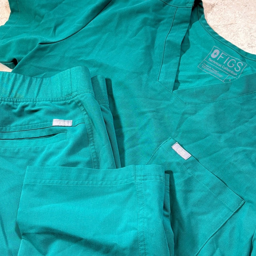 Figs Technical Collection Mens Scrub Set Green V-Neck Top Pants TM3000 T2001 L